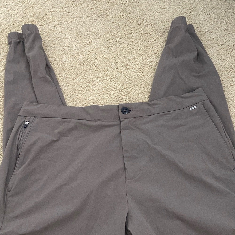 Vuori Men's Gray Performance Chino Pants XL
